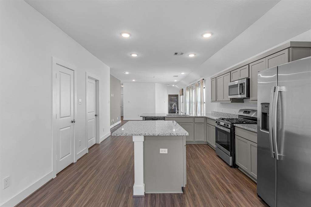 1662 Portia Lane, Conroe, Texas image 11