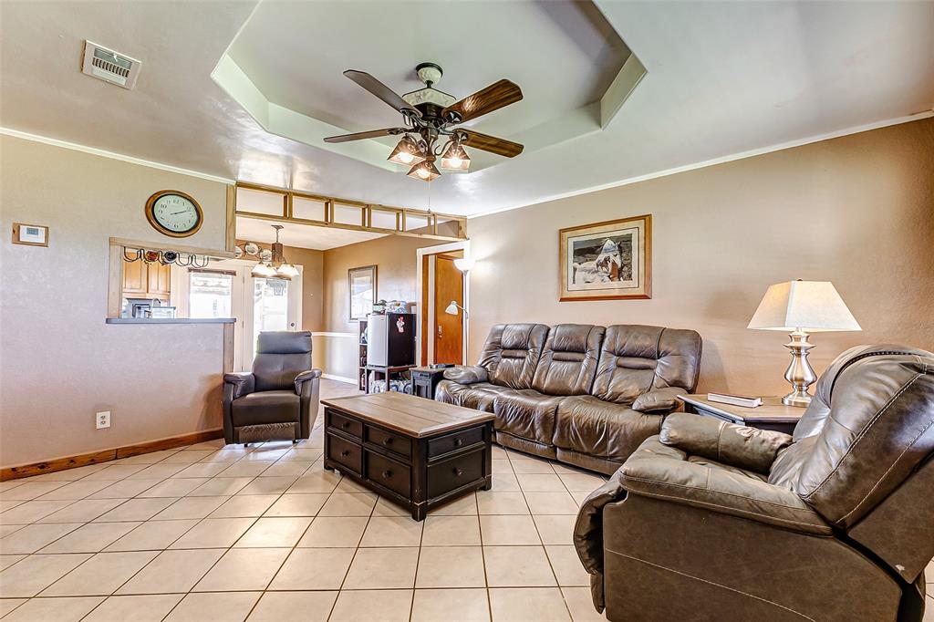 5103 County Road 182, Alvin, Texas image 3