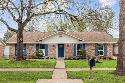 Single Family Residence in Houston TX 9719 Springmont Drive.jpg