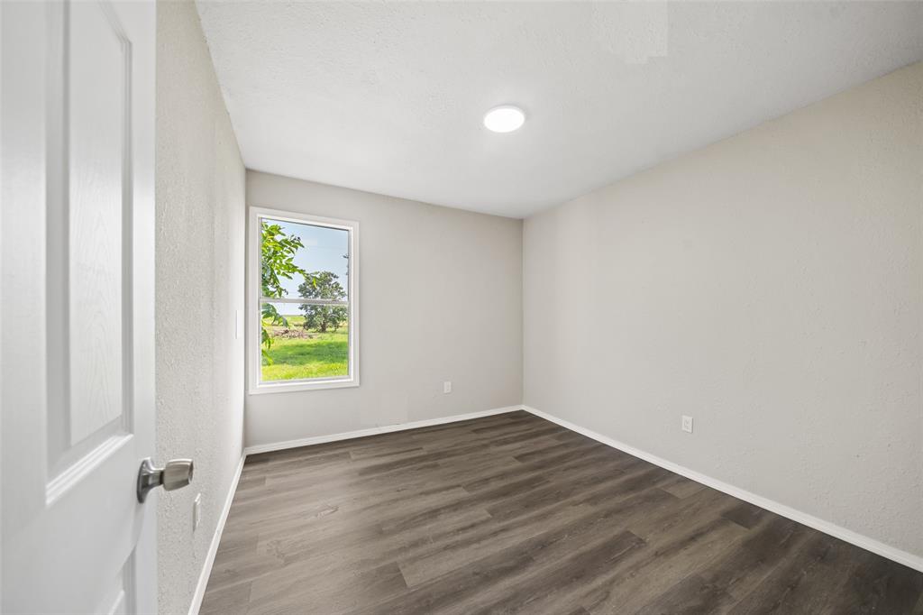 152 Country Oaks Street, Brazoria, Texas image 11