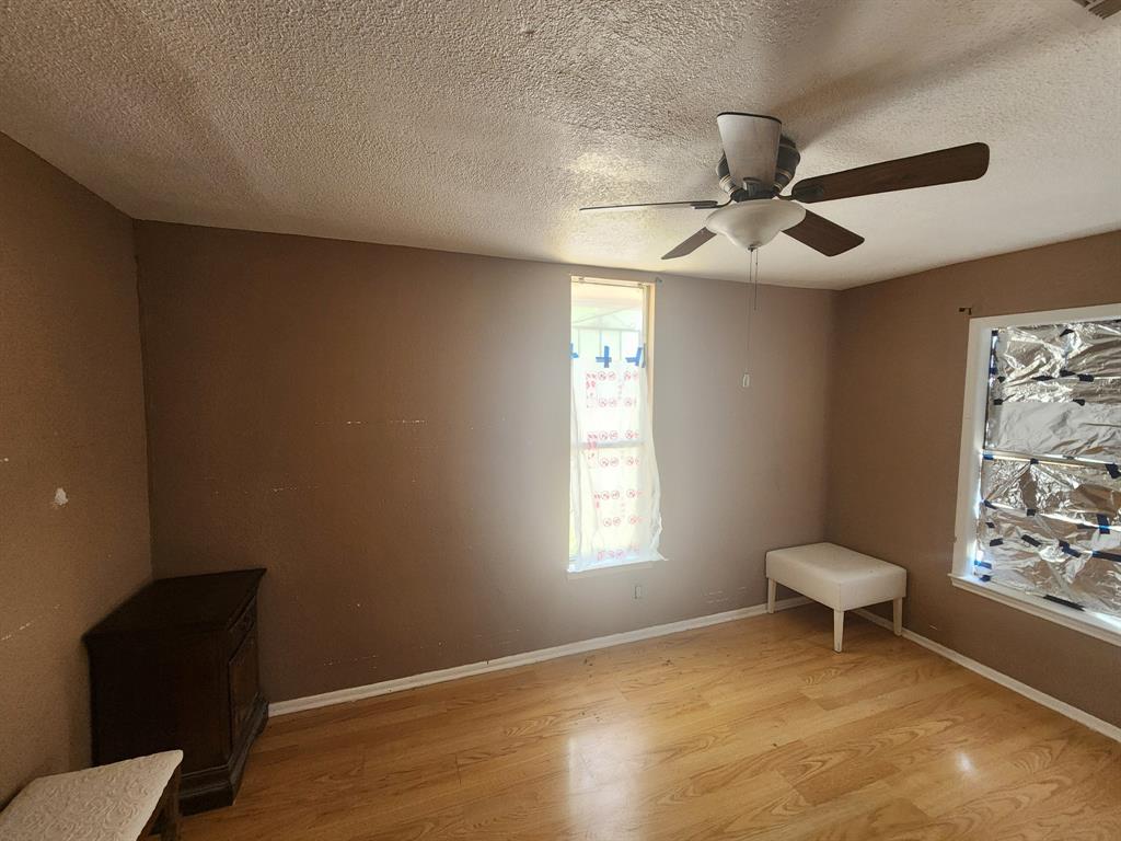2172 W Laurel