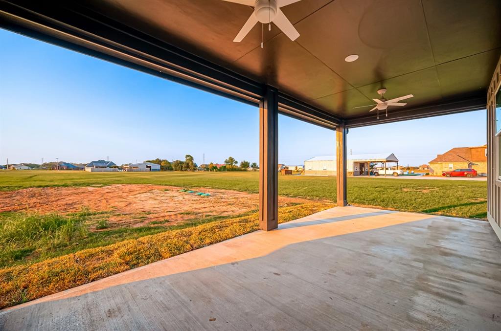 732 Angus Trail, Angleton, Texas image 22