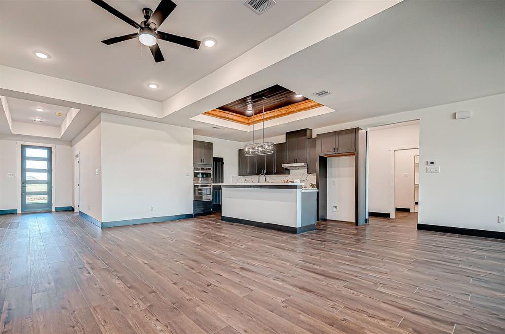 732 Angus Trail, Angleton, Texas image 4