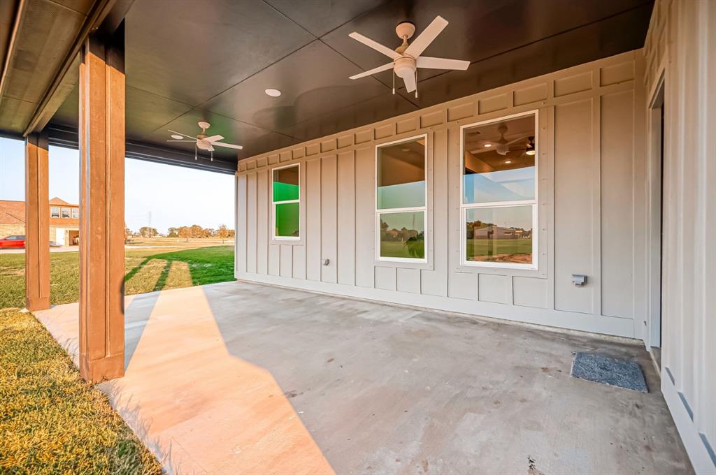 732 Angus Trail, Angleton, Texas image 21