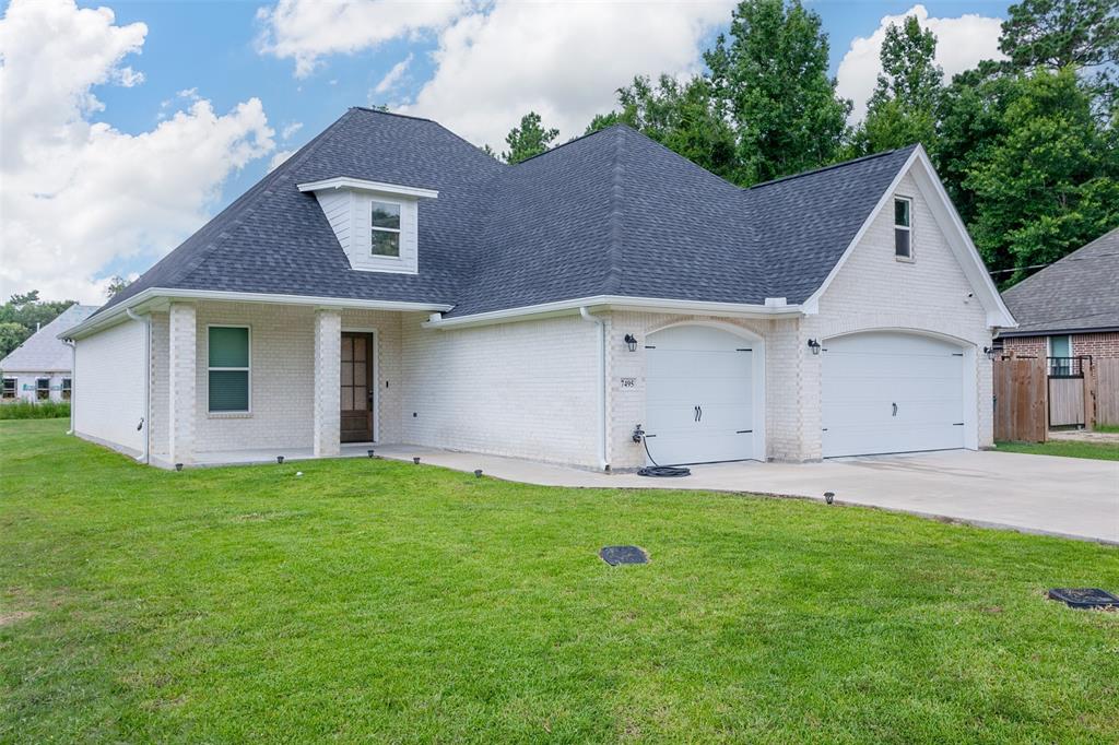 7495 Broussard Road