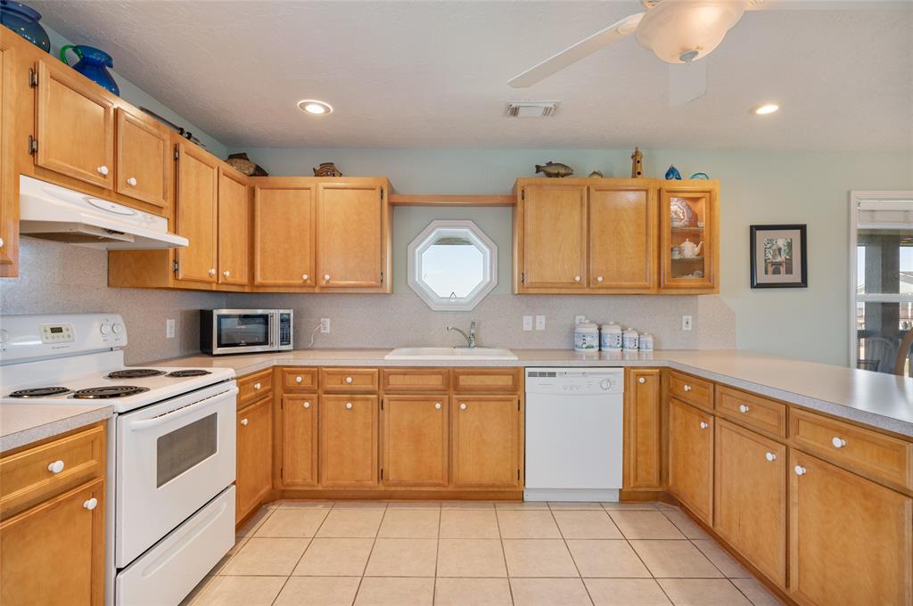 1310 Albermarie, Port Bolivar, Texas image 25