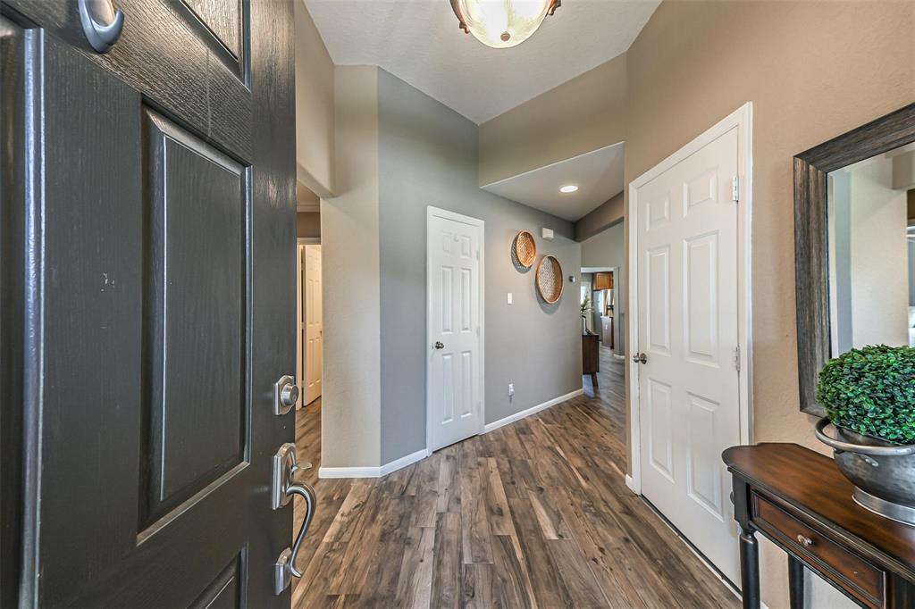 2957 Water Willow Lane, Pearland, Texas image 3