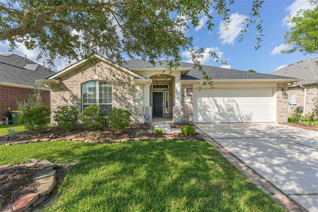 2957 Water Willow Lane, Pearland, Texas image 1