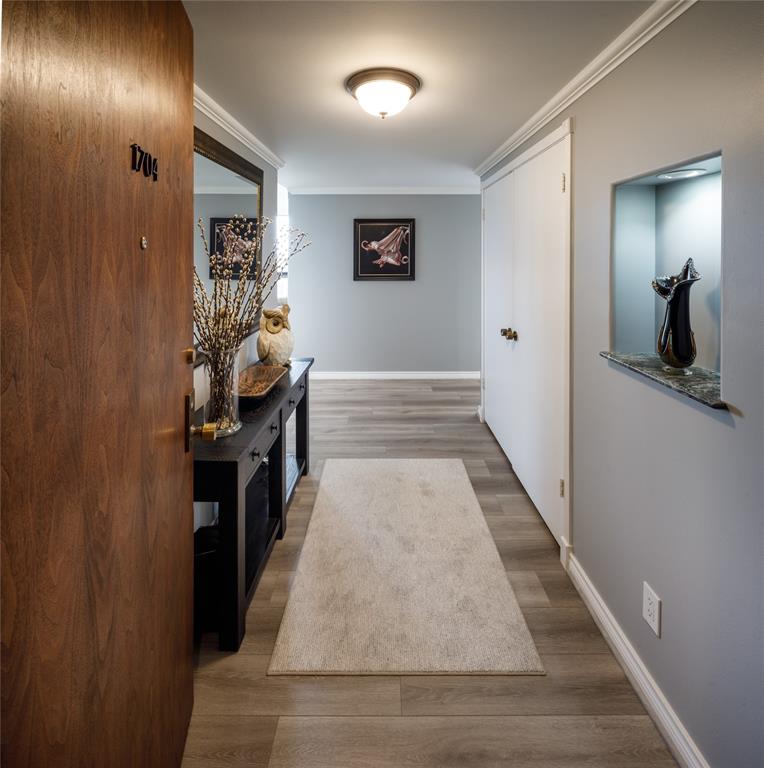 5001 Woodway Drive 1704