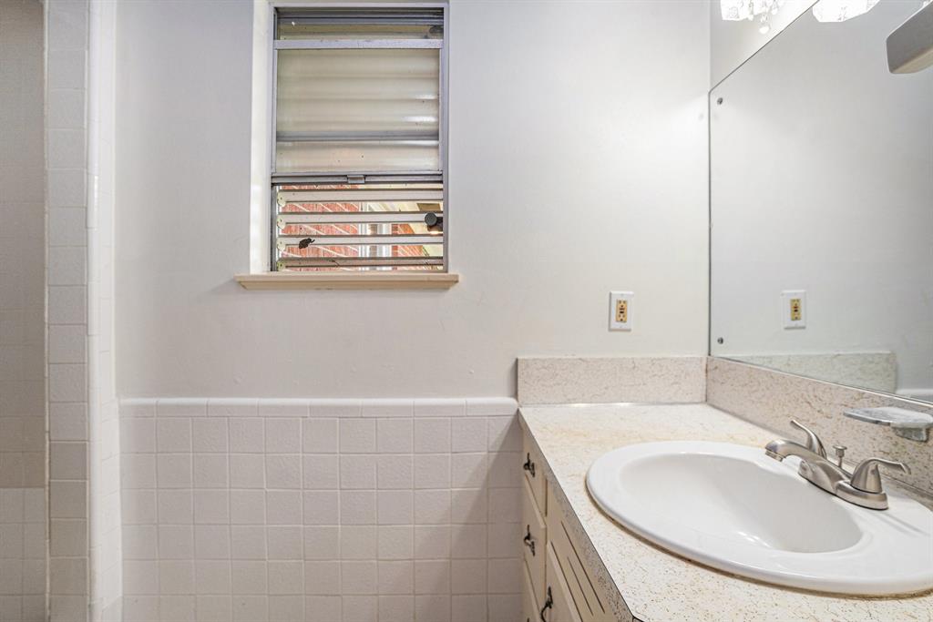 Baytown, Texas 77521, United States, 3 Bedrooms Bedrooms, ,2 BathroomsBathrooms,Residential,Active,165471