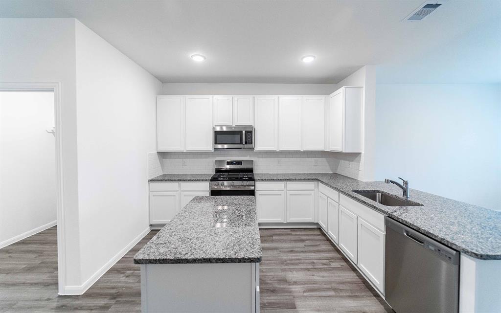 13016 Cobalt Cove Court, Texas City, Texas image 5