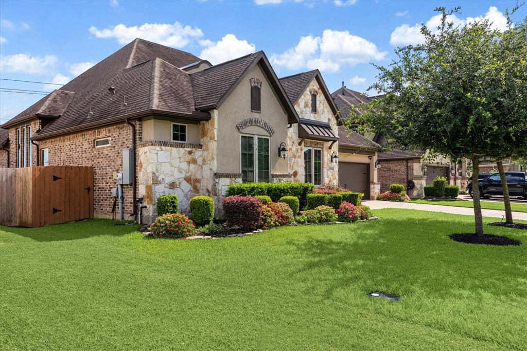 2524 Royal Field Lane