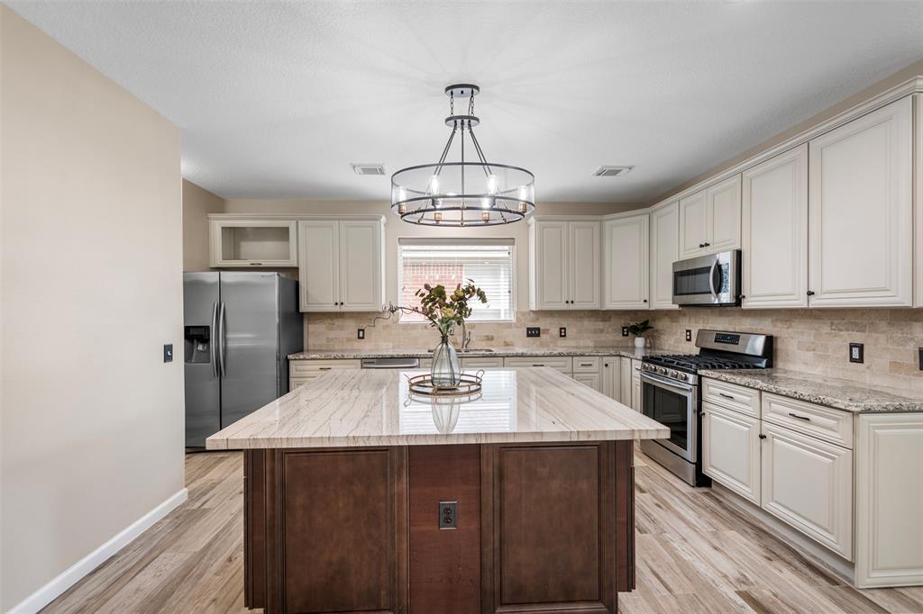 6327 Clear Canyon Drive, Katy, Texas image 7