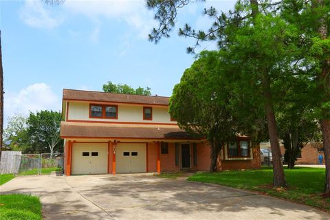 Photo of 204 Banyan Street, Lake Jackson, TX 77566 (MLS # 26816598) Photo of 204 Banyan Street, Lake Jackson, TX 77566 (MLS # 26816598)