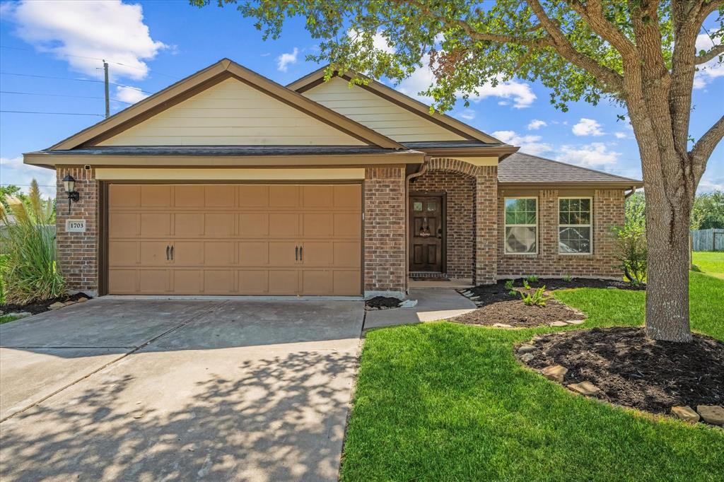 1703 Manchester Crossing Drive, Fresno, Texas image 2