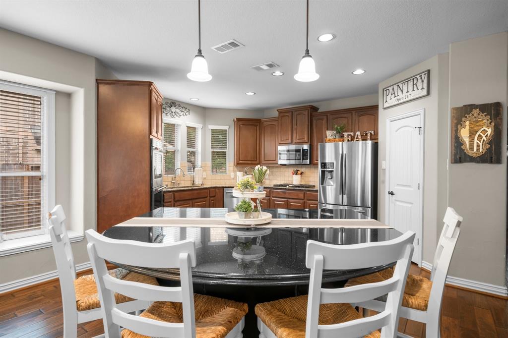 114 Arbor Ridge Court, Conroe, Texas image 6