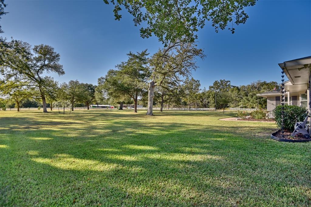 2852 Five Oaks Lane, Brenham, Texas image 11