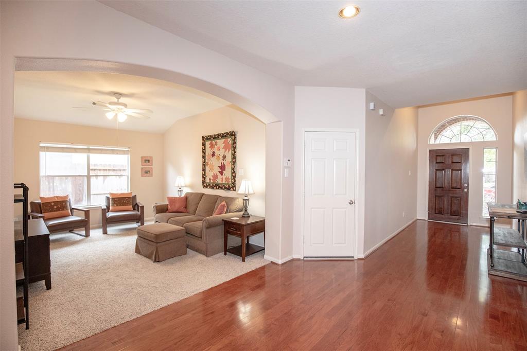 866 Pebblebank Lane, League City, Texas image 6