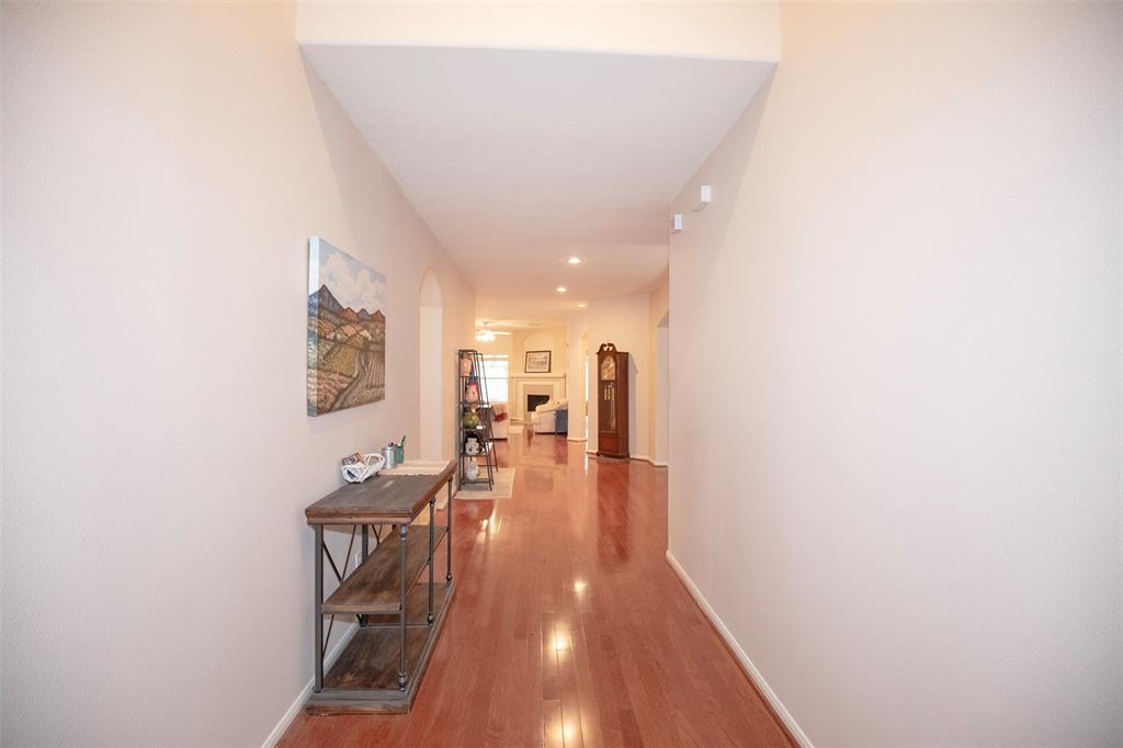 866 Pebblebank Lane, League City, Texas image 5