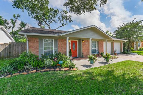 Single Family Residence in Seabrook TX 1761 Florida Drive.jpg