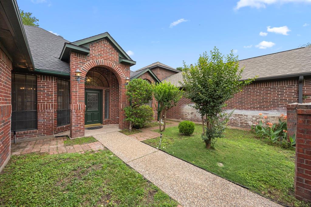 6542 Shinnecock Hills Drive, Houston, Texas image 2