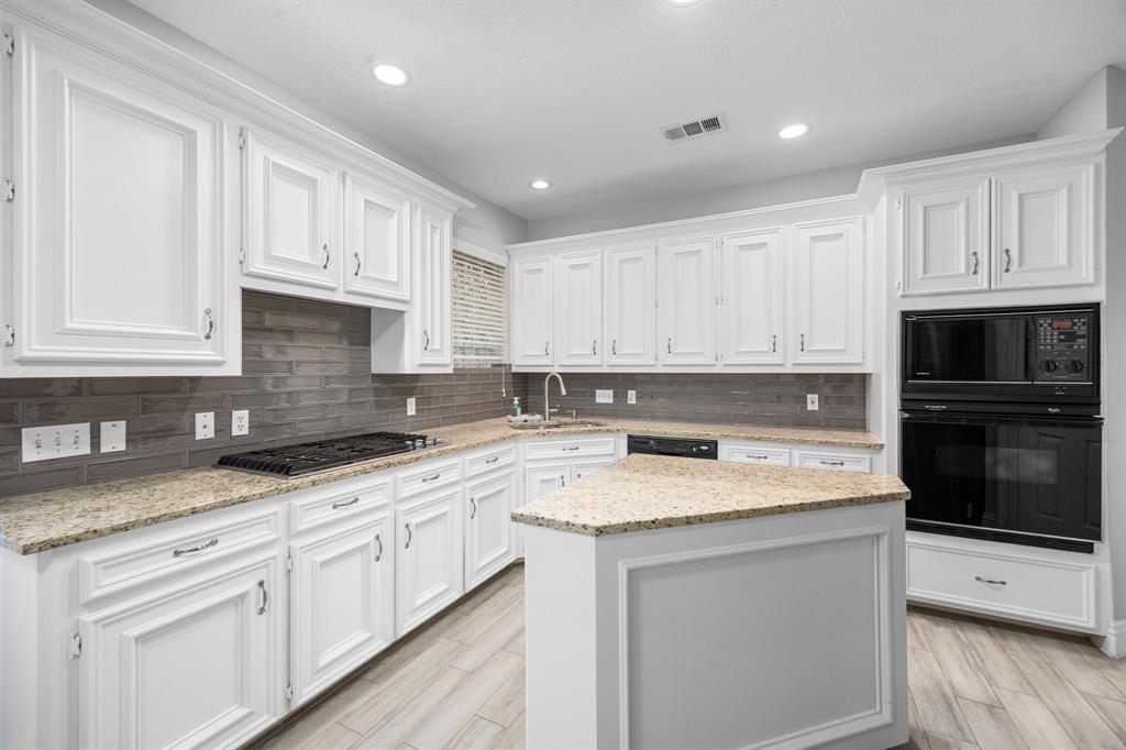 6542 Shinnecock Hills Drive, Houston, Texas image 9