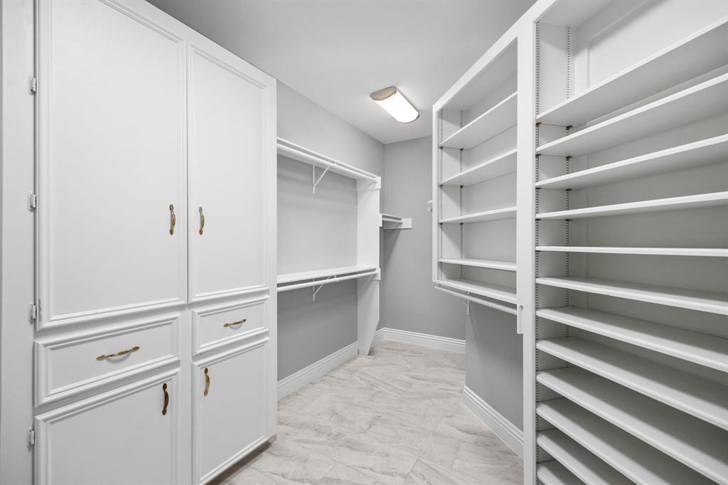 6542 Shinnecock Hills Drive, Houston, Texas image 17