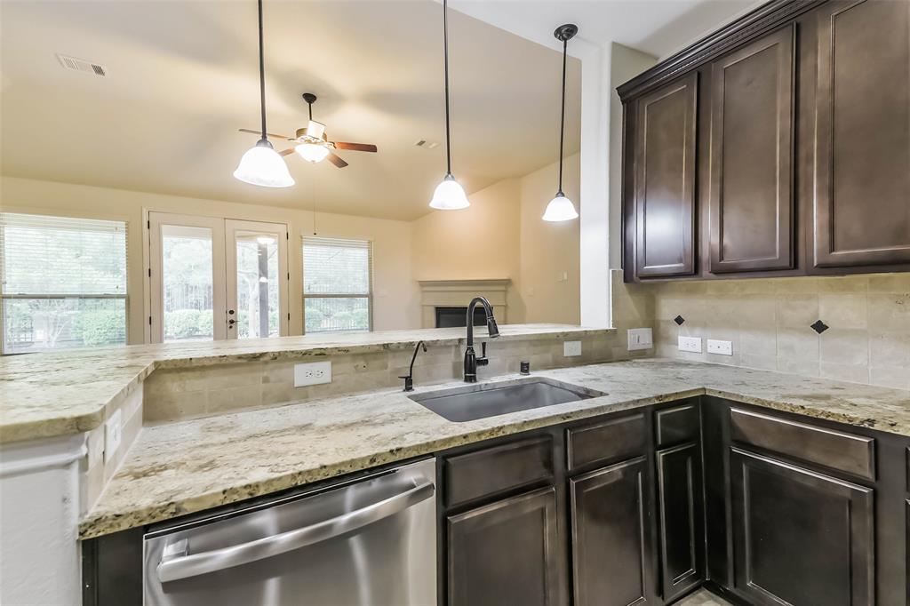 15 Waterfall Way, The Woodlands, Georgia image 6
