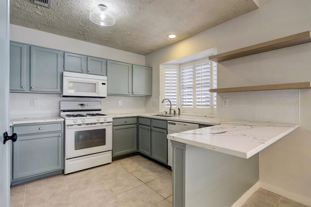 4107 Still Glade Lane, Kingwood, Texas image 3