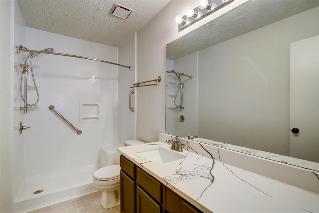 4107 Still Glade Lane, Kingwood, Texas image 12