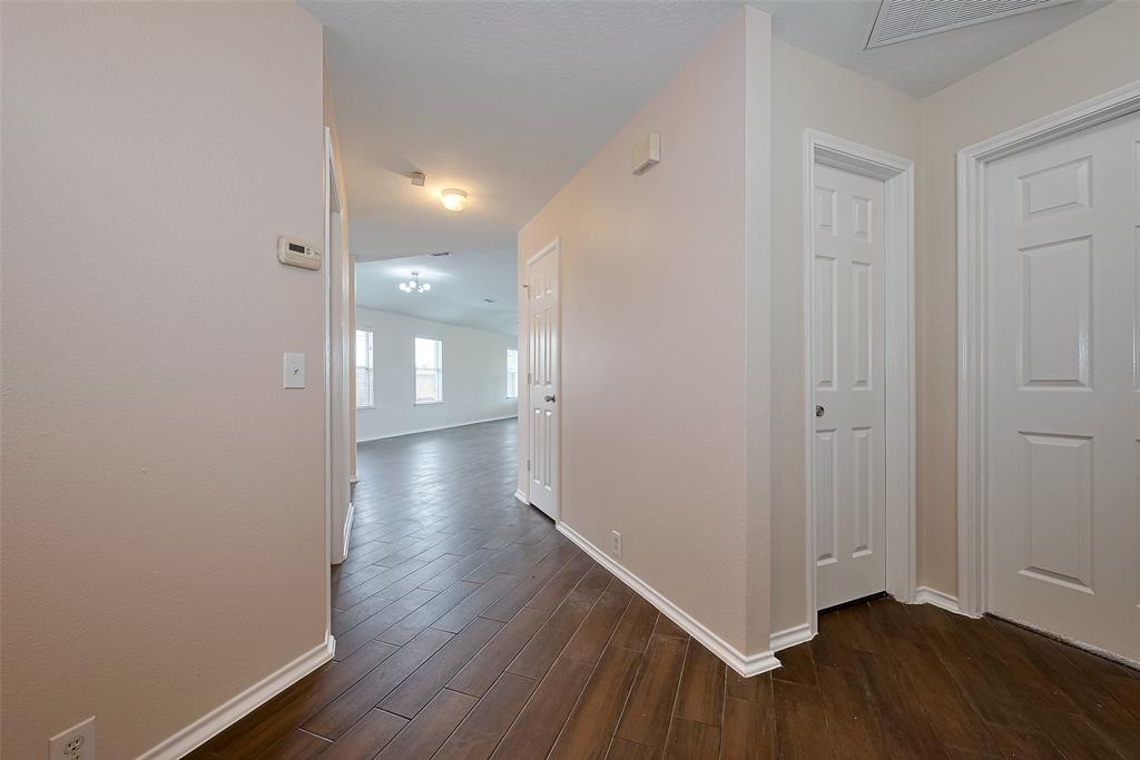 15043 Sugar Place Drive, Sugar Land, Texas image 5