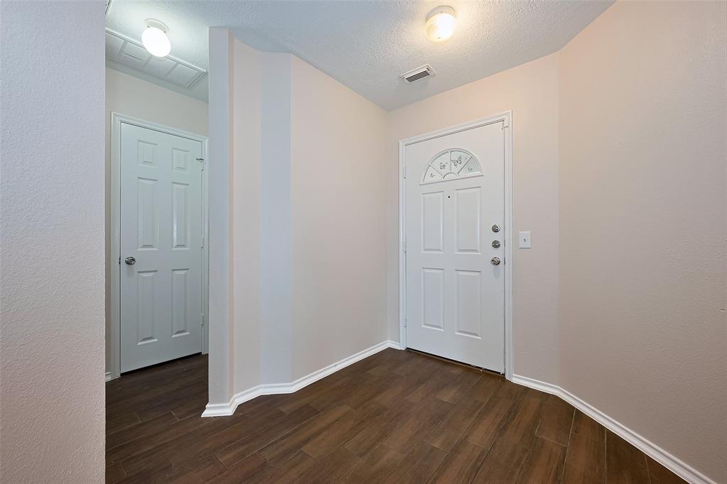 15043 Sugar Place Drive, Sugar Land, Texas image 4