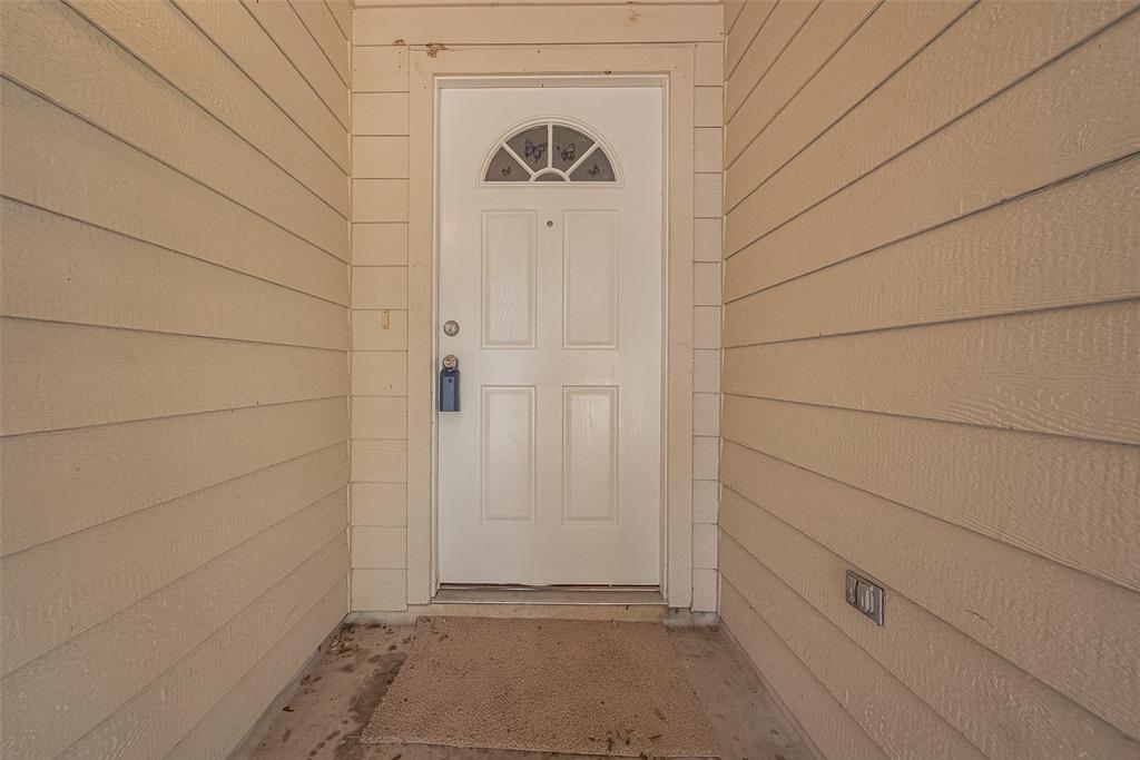 15043 Sugar Place Drive, Sugar Land, Texas image 3