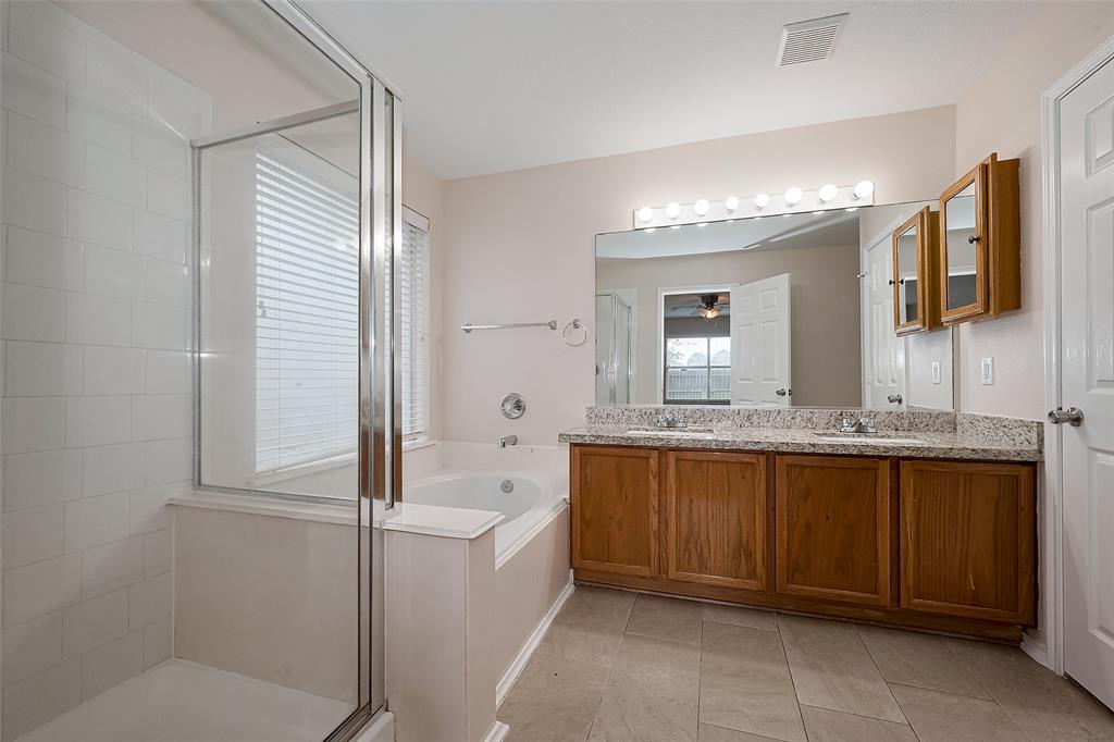 15043 Sugar Place Drive, Sugar Land, Texas image 28