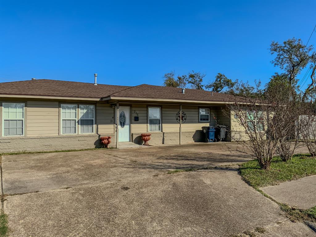 216 E Plantation Drive, Clute, Texas image 31