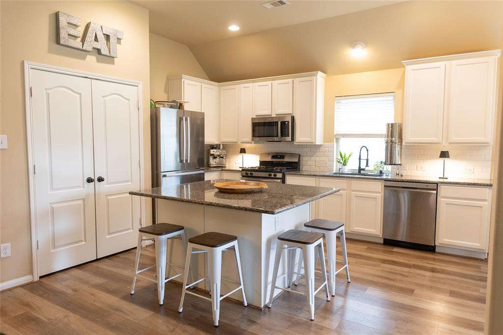 2106 Pleasant Valley Road, Pearland, Texas image 5