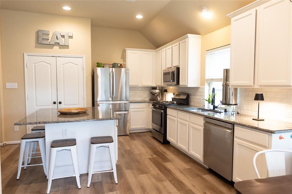 2106 Pleasant Valley Road, Pearland, Texas image 6