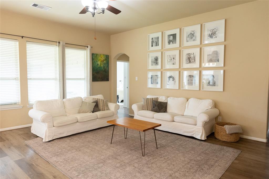 2106 Pleasant Valley Road, Pearland, Texas image 9
