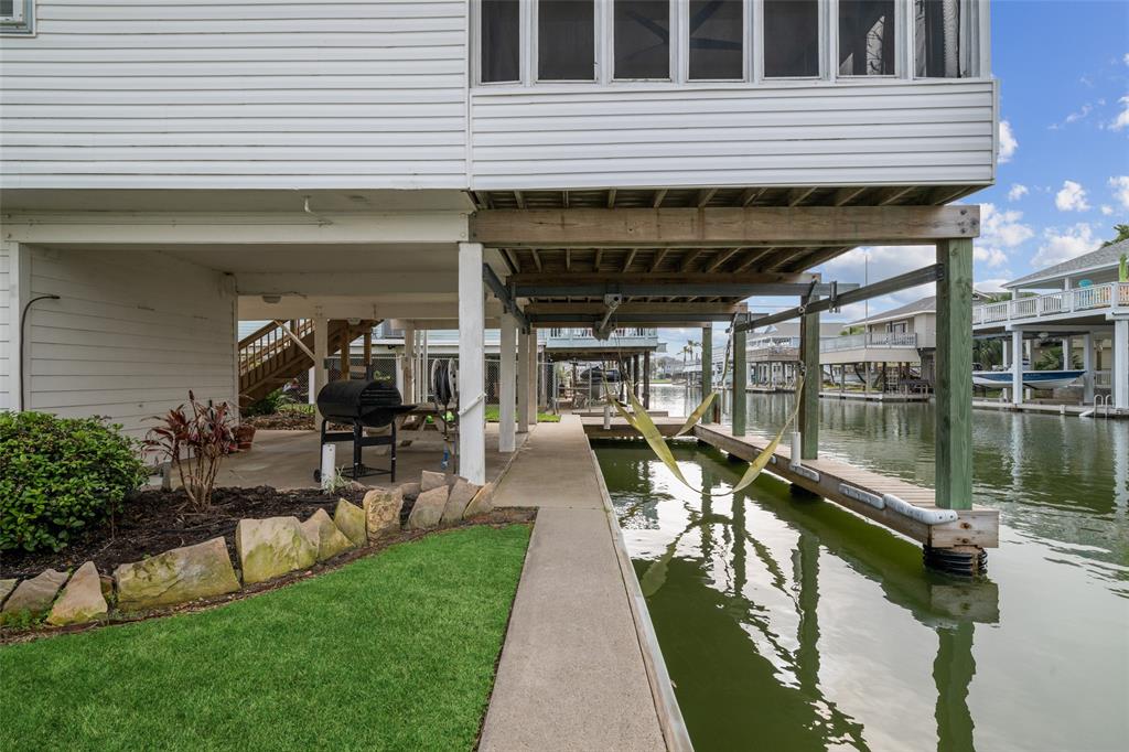 22118 Matagorda Drive, Galveston, Texas image 9