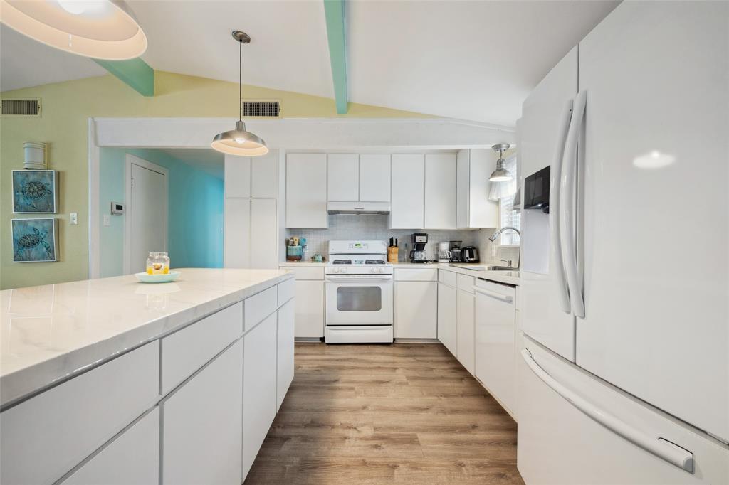 22118 Matagorda Drive, Galveston, Texas image 31