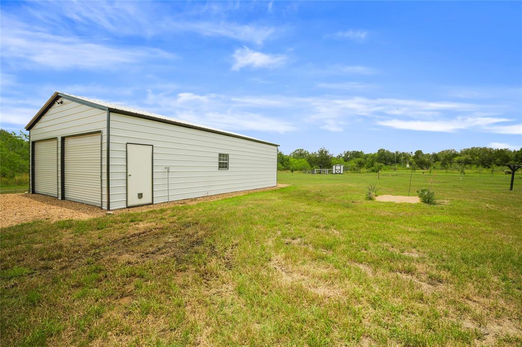 6289 Maynard Hallmark Road, Waelder, Texas image 4