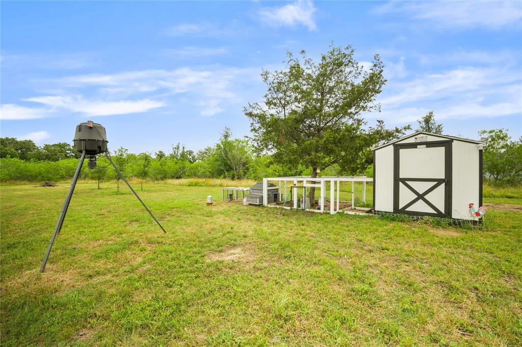 6289 Maynard Hallmark Road, Waelder, Texas image 10