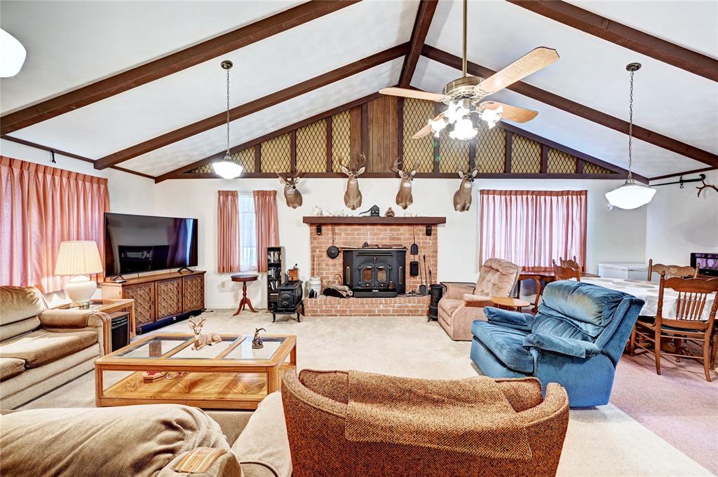 6 Hickory Hollow, Huntsville, Texas image 20