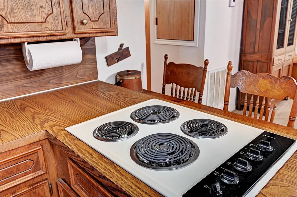 6 Hickory Hollow, Huntsville, Texas image 26