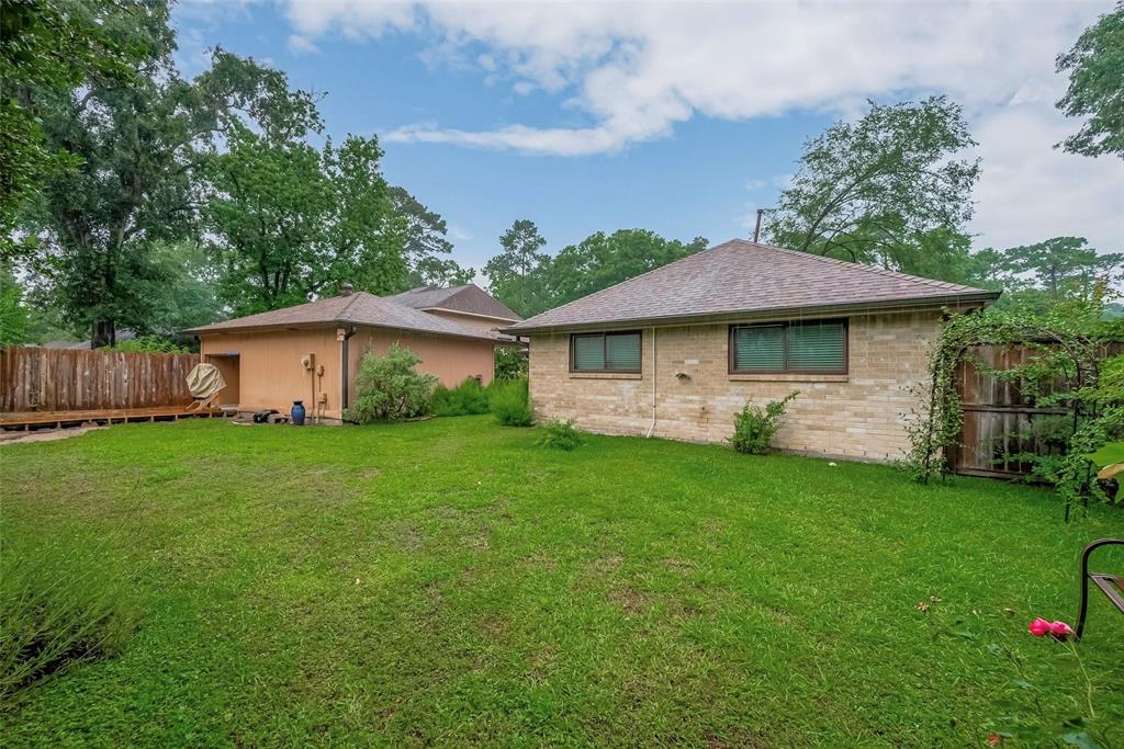 2718 Silver Falls Drive, Kingwood, Texas image 30