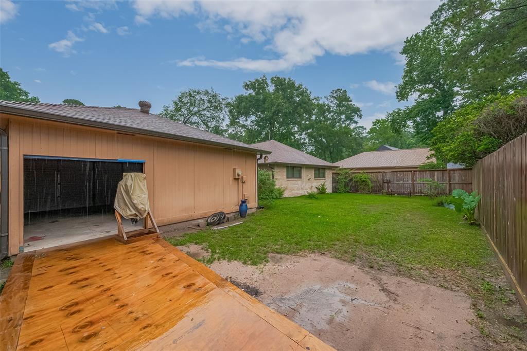 2718 Silver Falls Drive, Kingwood, Texas image 32