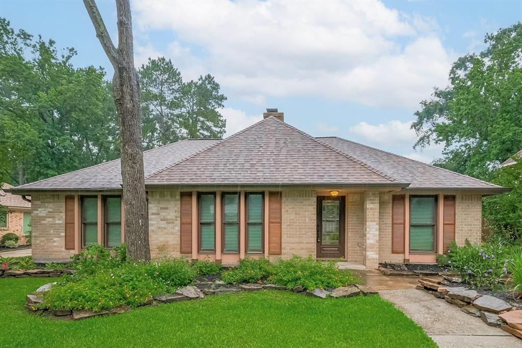 2718 Silver Falls Drive, Kingwood, Texas image 1