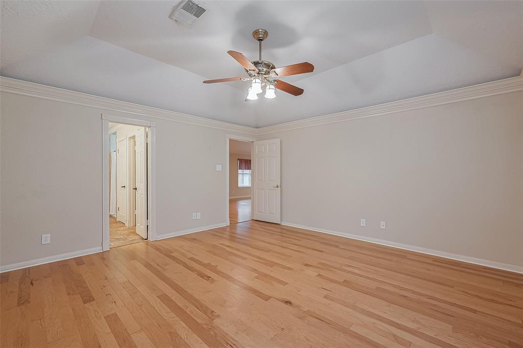 2718 Silver Falls Drive, Kingwood, Texas image 18