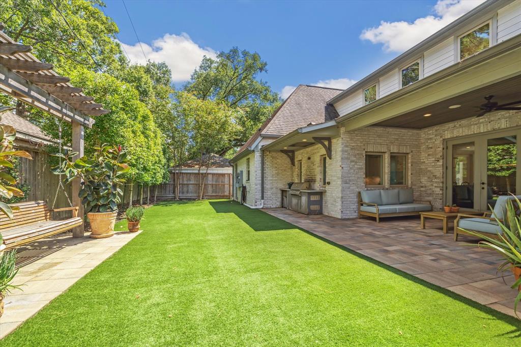 12222 Old Oaks Drive, Houston, Texas image 31