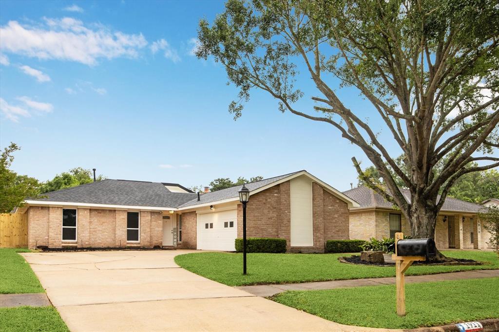 1911 Quail Valley East Drive, Missouri City, Texas image 1